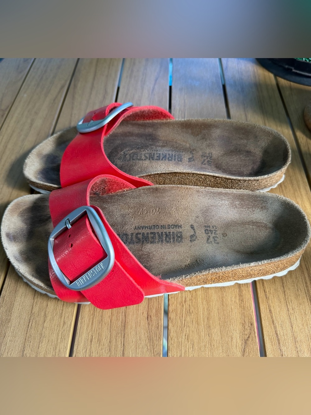 Birkenstock Madrid RARE in Red with silver big Buckle Sandals - Picture 2 of 4